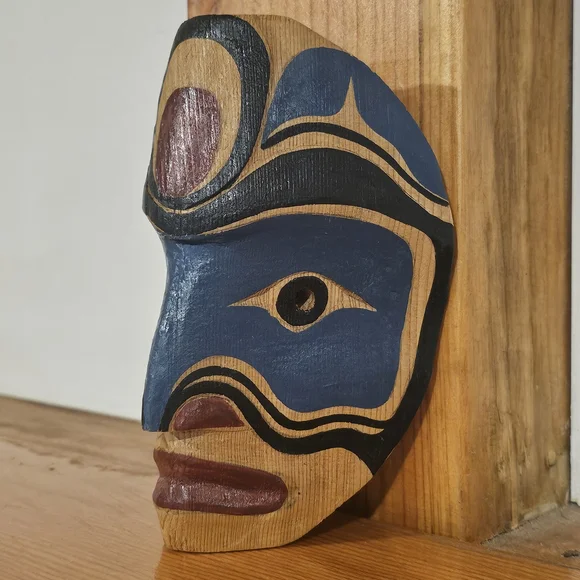 Cecil Dawson First Nations Carved Mask - Picture 3 of 6